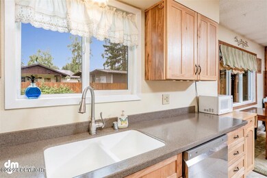 08-Kitchen_MAX6412-Edit