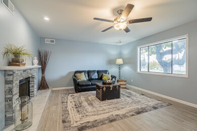 2102 N 25th Place, Phoenix, AZ 85008 - photo 3