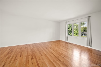 unlisted-address, Woodridge, IL 60517 - photo 3