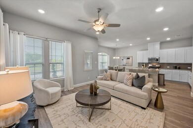 8225 Cotton Belt Ln, North Richland Hills, TX 76182 - photo 6