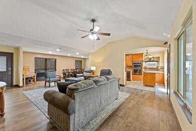 2001 Cedar Grove Ln, Bedford, TX 76021 - photo 4