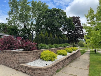 1001 6th St NW, Grand Rapids, MI 49504 - photo 5