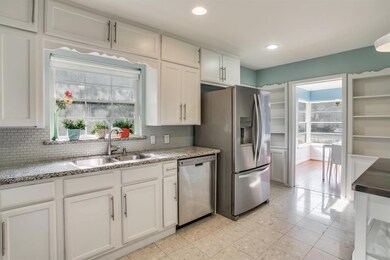 6160 Sudbury Dr, Dallas, TX 75214 - photo 3