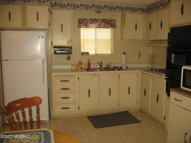 5424 Lazy S Kitchen R1