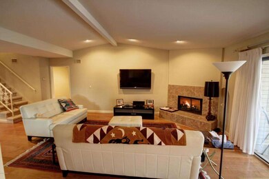 Living room w/fireplace