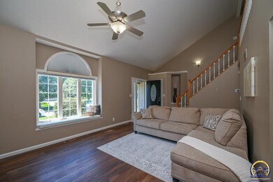 5654 SW 34th Place, Topeka, KS 66614 - photo 6