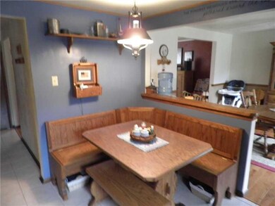 Kitchen. LARGE FULLY-EQUIPPED EAT IN KITCHEN WITH 