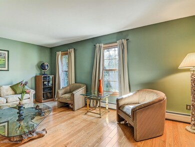 005_Living Room