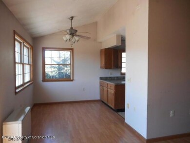 913 Apple Tree Rd, Moscow, PA 18444 - photo 5