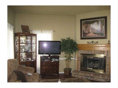 3911 W Locust St, Rogers, AR 72756 - photo 4