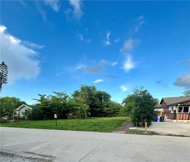 2317 Altamont Ave, Fort Myers, FL 33901 - photo 3