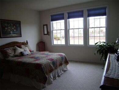 3 Bluebird Dr unit 3, South Grafton, MA 01560 - photo 4