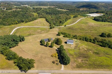 4240 Apollo Rd SE unit 3, Amsterdam, OH 43903 - photo 2