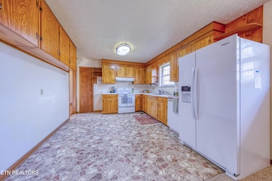 8525 Pleasant Hill Rd, Knoxville, TN 37924 - photo 6