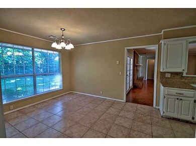 12204 Camelot Dr, Oklahoma City, OK 73120 - photo 5