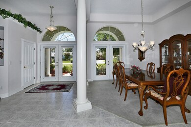 2-Foyer Dining
