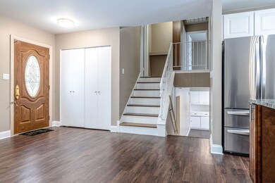 681 S Mount Prospect Rd, Des Plaines, IL 60016 - photo 5