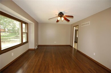 7119 Cody St, Shawnee, KS 66203 - photo 3