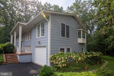 2408 Old Trace Ln, Reston, VA 20191 - photo 2