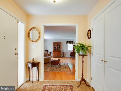 12118 Stirrup Rd, Reston, VA 20191 - photo 6