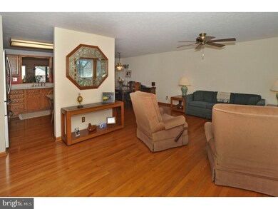 125 Penns Grant Dr, Morrisville, PA 19067 - photo 4