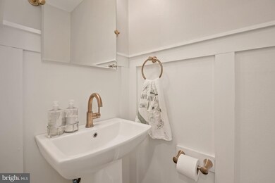 641 Orleans Place NE, Washington, DC 20002 - photo 7
