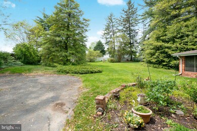 242 Gralan Rd, Catonsville, MD 21228 - photo 6