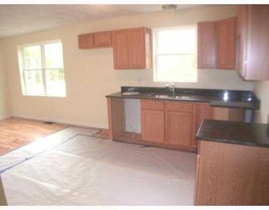 89 Lufkin Ct, Warwick, RI 02888 - photo 3