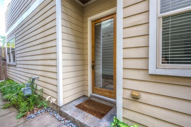 712 E 6th 1/2 St, Houston, TX 77007 - photo 5