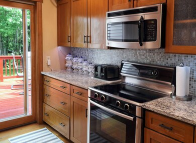 KitchenwithRearDeckAccess LoRez138