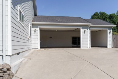 3 car garage