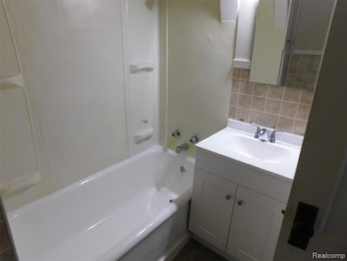 1805 Military St, Port Huron, MI 48060 - photo 6