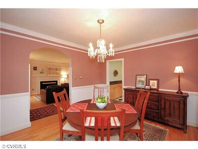 Dining Room - Classic dining room, complete with h
