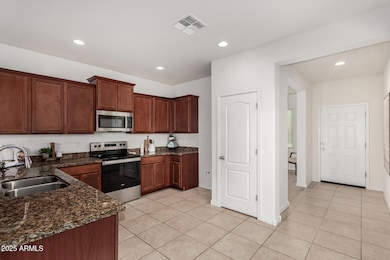 25424 W Carson Dr, Buckeye, AZ 85326 - photo 5