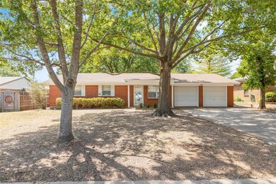 1205 Briarwood Dr, Cleburne, TX 76033 - photo 2