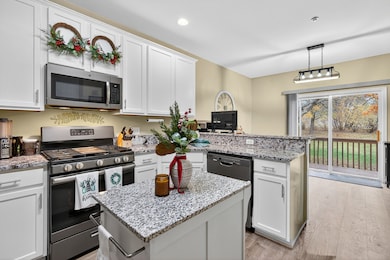 6034 Delaney Dr unit 171, Hoffman Estates, IL 60192 - photo 7