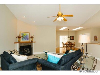 682 Salisbury Rd, Hendersonville, NC 28792 - photo 5