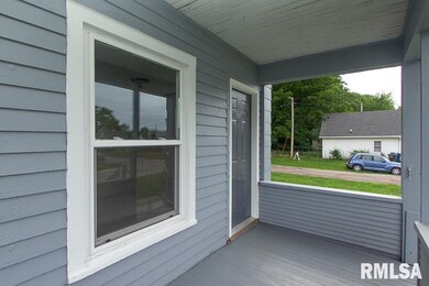 1804 W 5th St, Davenport, IA 52802 - photo 2