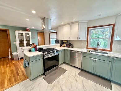 3 Vadnais St, Easthampton, MA 01027 - photo 3