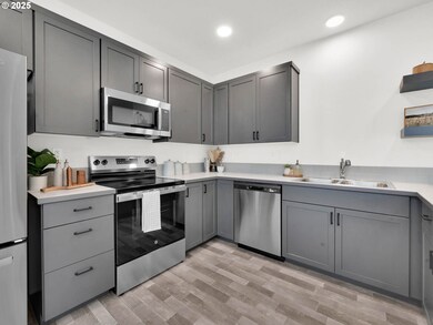 1171/1173 S 43rd Place, Springfield, OR 97478 - photo 7