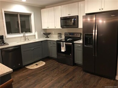 619 S Carolina Ave, Statesville, NC 28677 - photo 3