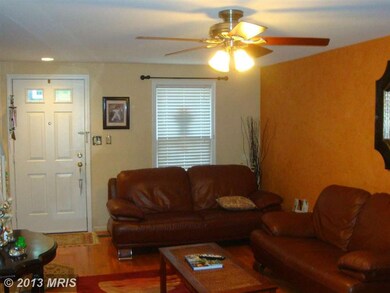 20514 Sterncroft Ct, Montgomery Village, MD 20886 - photo 2