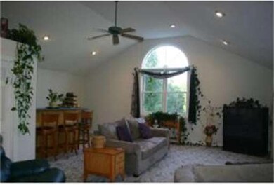 10 Jessica Ln, Hudson, NH 03051 - photo 2