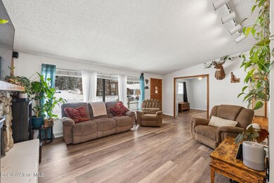 6-web-or-mls-146 W Fir-6