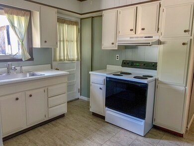 21 Casino Ave, Chicopee, MA 01013 - photo 7