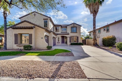 02-2Front of home