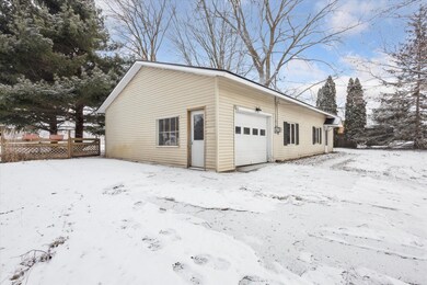 1531 10 Mile Rd NE, Comstock Park, MI 49321 - photo 2