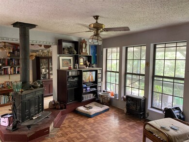 13925 Silvia Ln, Alvin, TX 77511 - photo 3