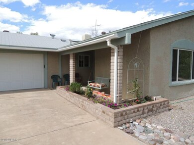 909 E Clouse St (56)