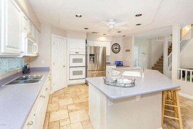 Leah Ln-27